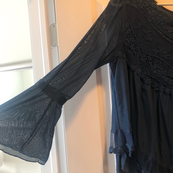 Sheer lace navy blue top - Picture 3 of 3